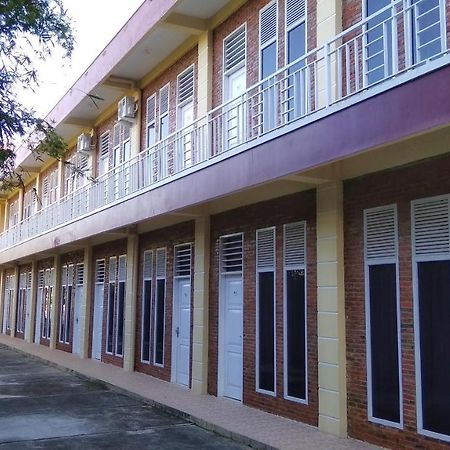 Tulip Inn Tomohon Kültér fotó
