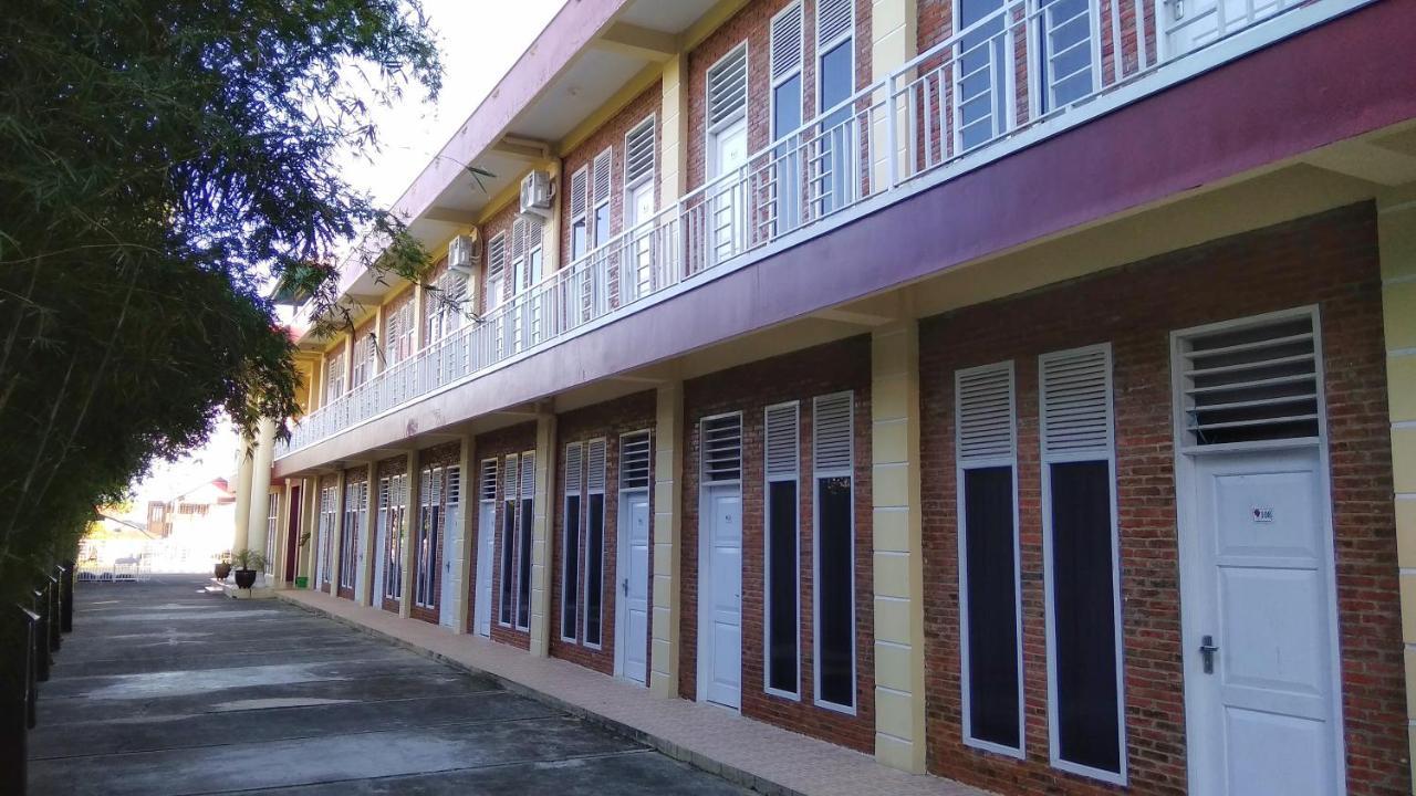Tulip Inn Tomohon Kültér fotó