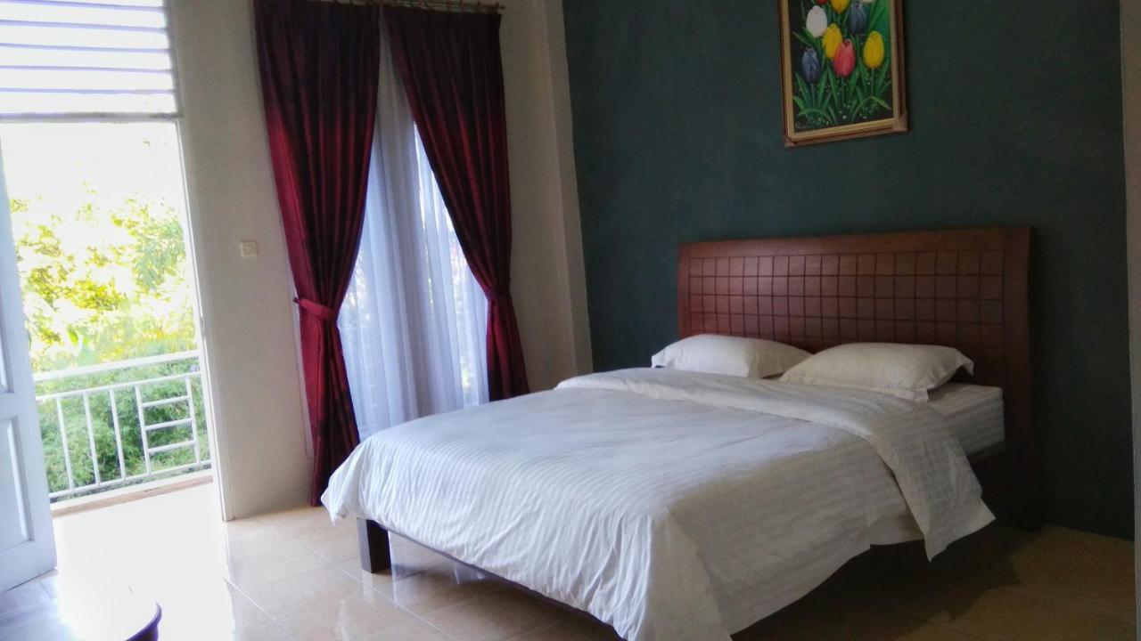 Tulip Inn Tomohon Kültér fotó