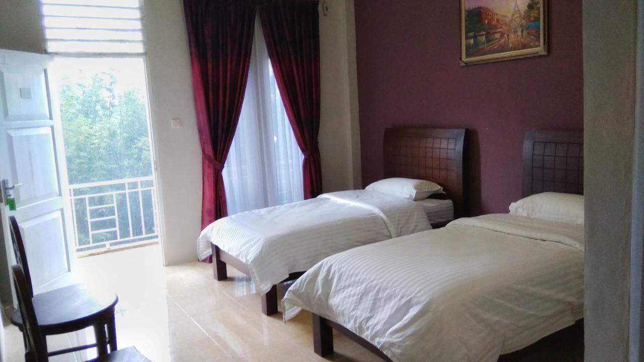 Tulip Inn Tomohon Kültér fotó