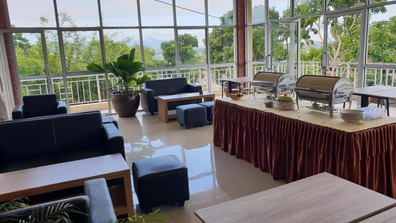 Tulip Inn Tomohon Kültér fotó